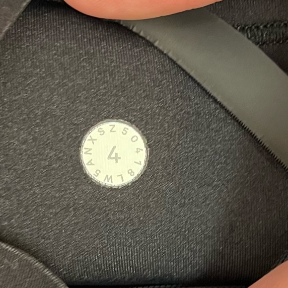 Lululemon In Movement 7/8 Tight Everlux 25 Black Women’s Size 4 - Picture 6 of 8